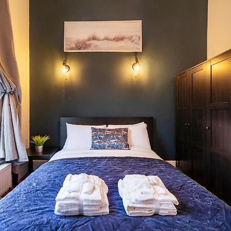 2 Bedroom In Center Of Лондон Екстер'єр фото