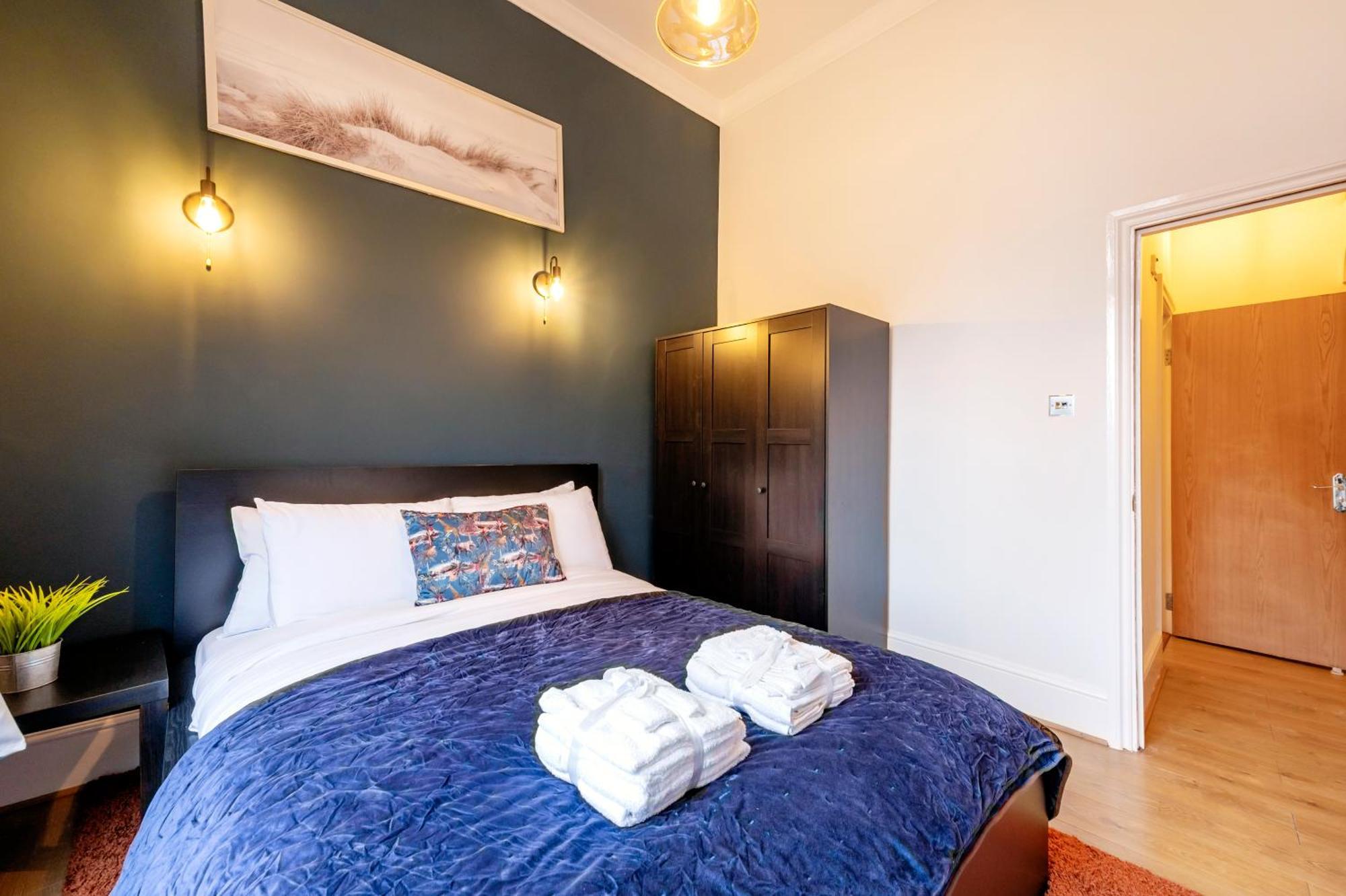2 Bedroom In Center Of Лондон Екстер'єр фото