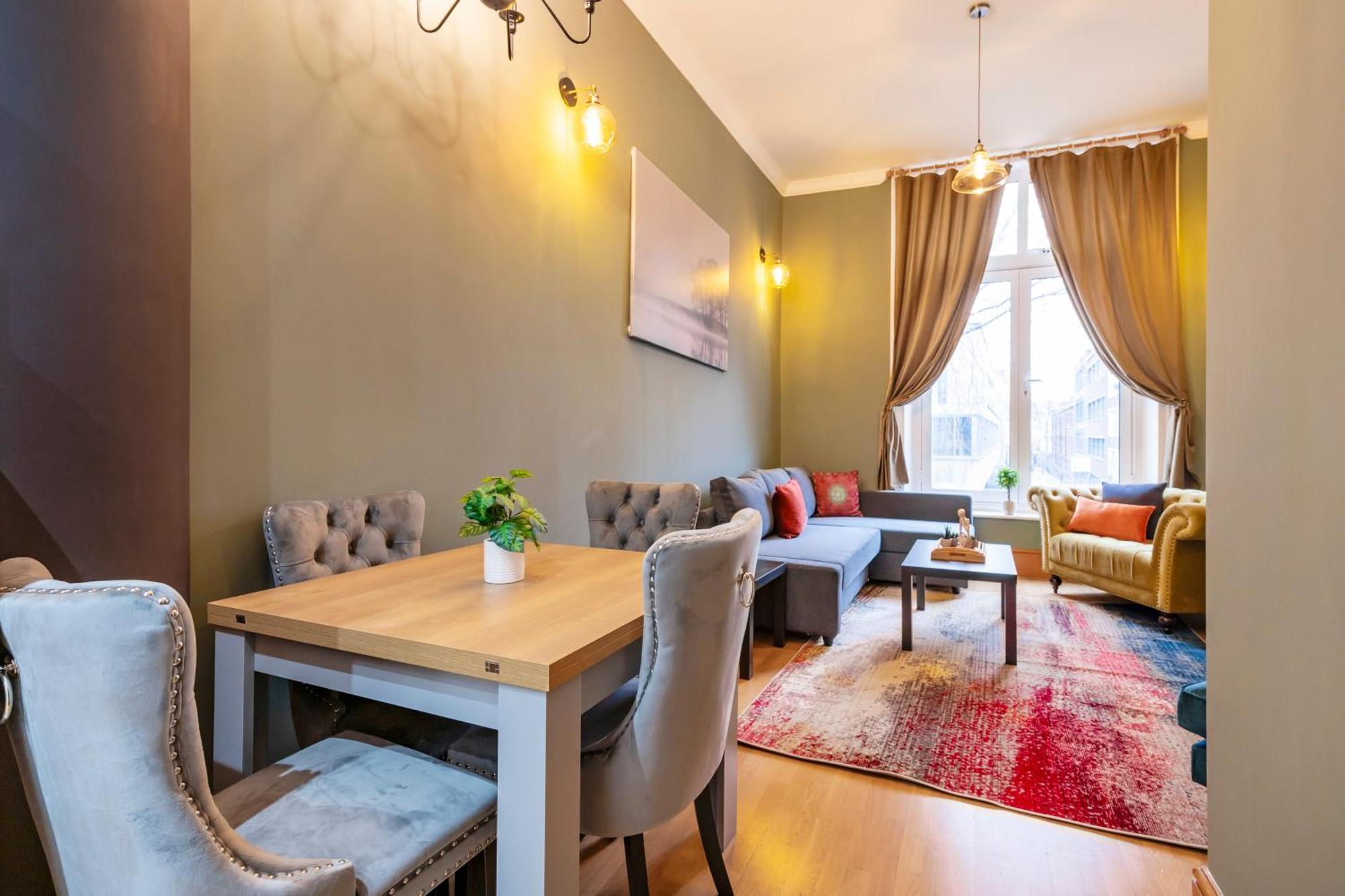 2 Bedroom In Center Of Лондон Екстер'єр фото